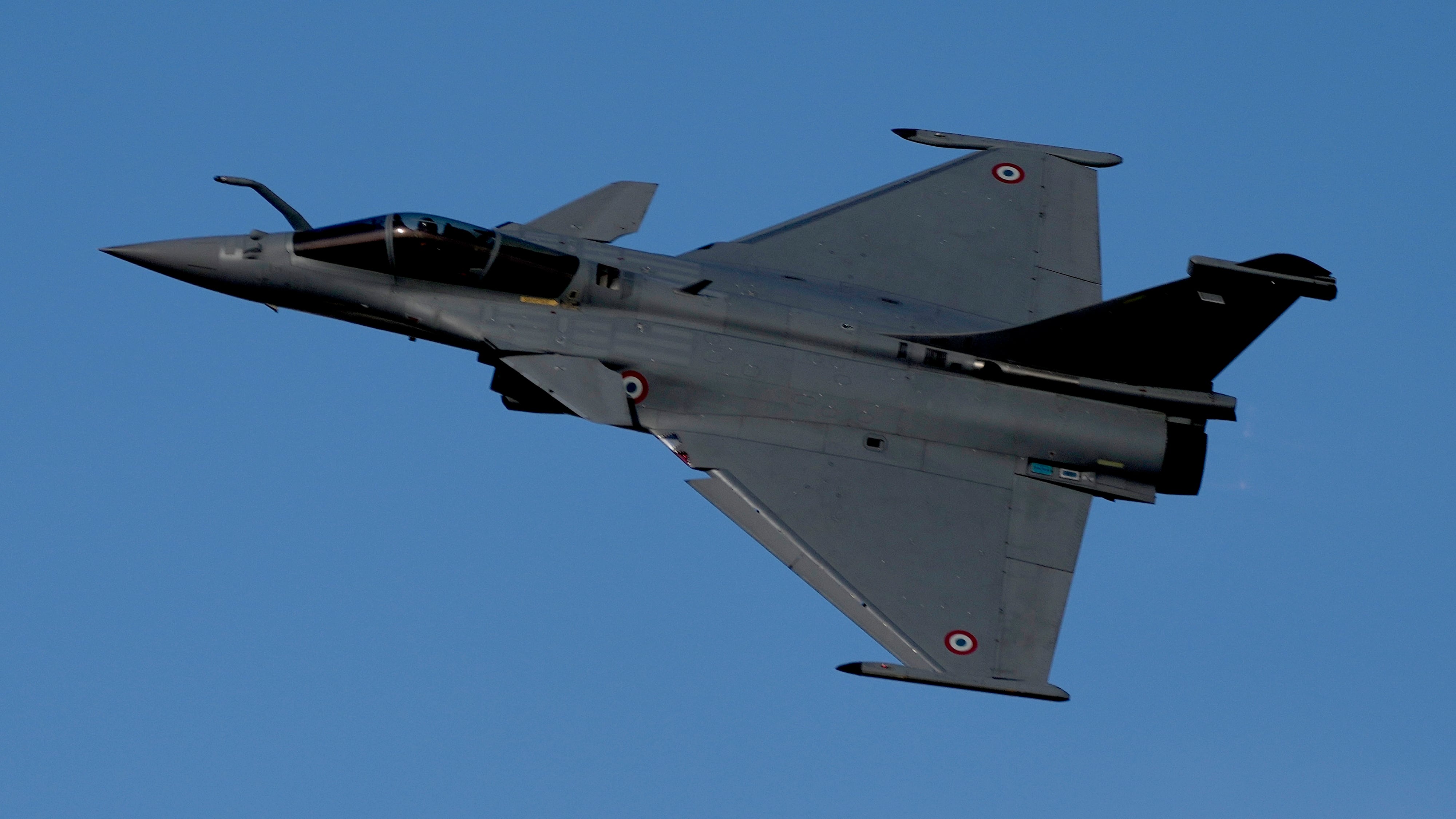 "I caccia Rafale nel mirino di Pechino". La soffiata degli 007 di Macron