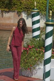 Mostra di Venezia, l'arrivo della madrina Elisa Sednaoui 7