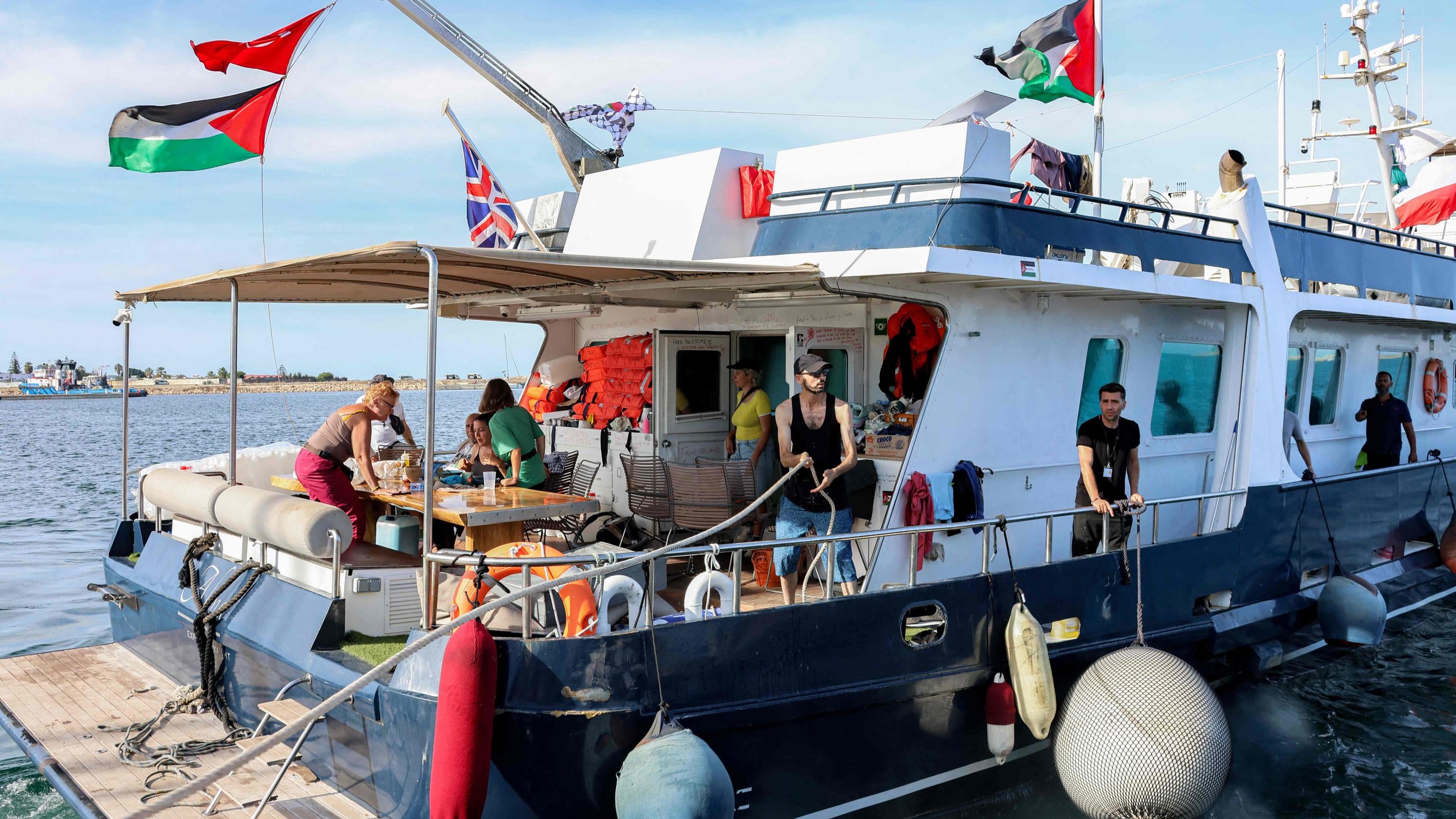 La Flotilla si prepara all'assalto. Ma i parlamentari Pd a bordo avvertono: "Al primo alt delle Idf ci fermiamo"