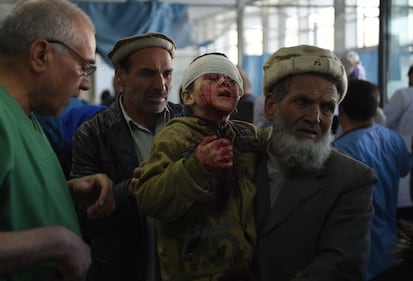 I feriti nell'attentato di Kabul 14