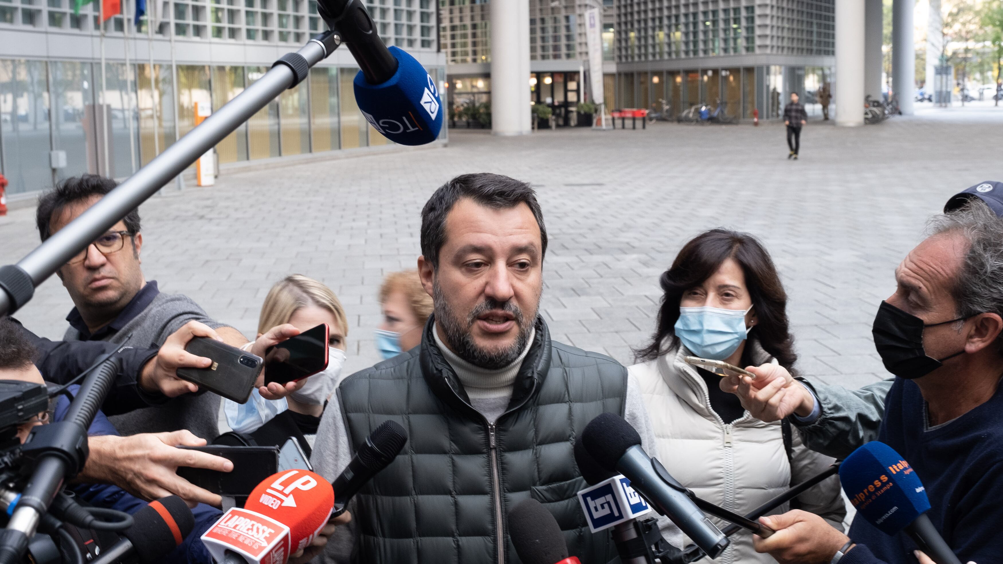 Dalle scuse al Brasile al taglio tasse. Matteo prova a invertire i sondaggi