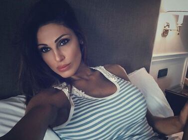  Anna Tatangelo sexy a letto  3