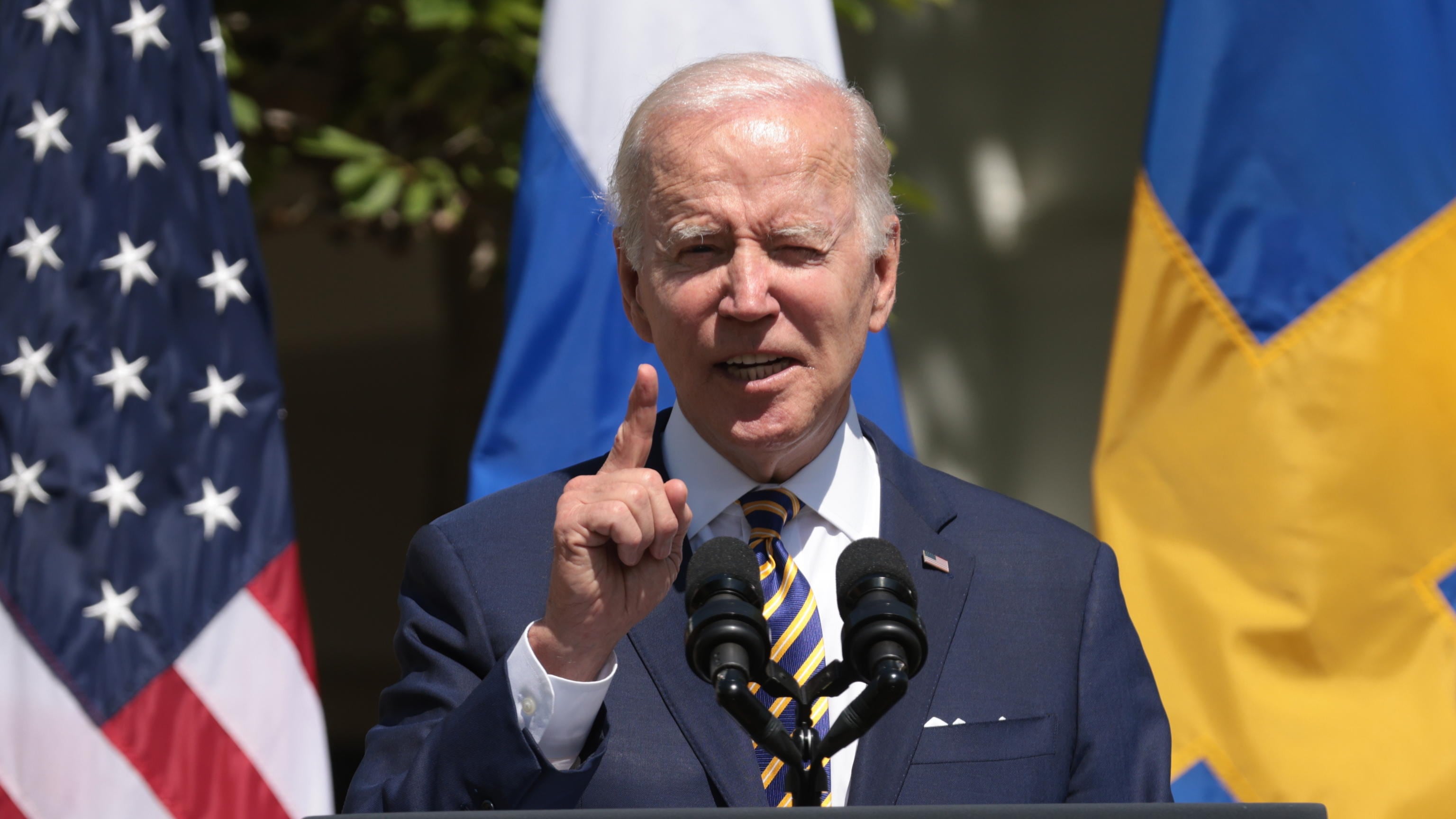 L'appello di Kiev all'Occidente: "Armi per sbloccare il grano". Ma Biden frena sui lanciarazzi