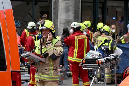 Lo schianto e poi i soccorsi: le immagini da Breitscheidplatz 2
