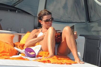 Alba Parietti, la "coscia lunga della sinistra" compie 54 anni 13