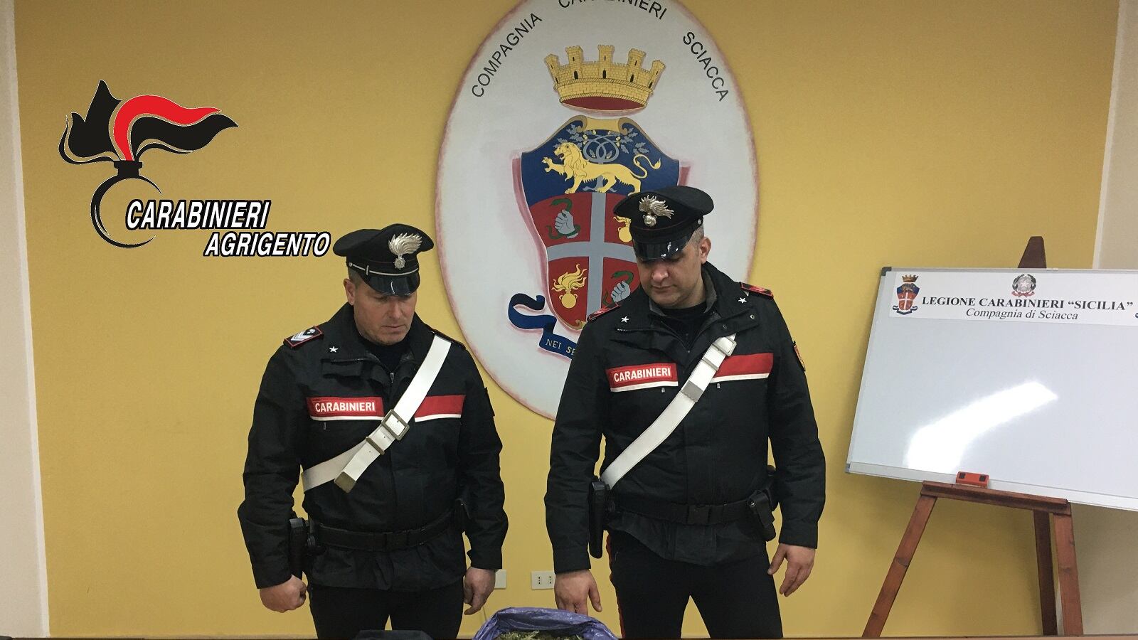 Pusher in azione nell'agrigentino: coppia di romeni in arresto