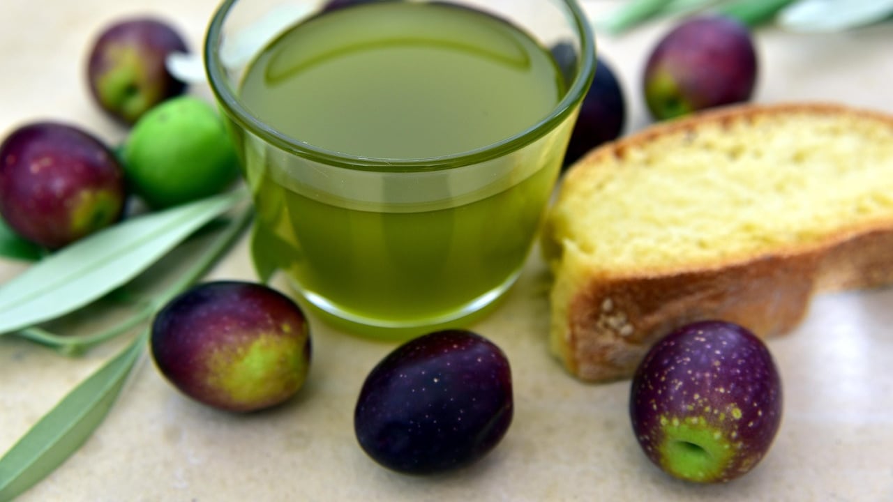 Olio extravergine d’oliva contro colesterolo cattivo e aterosclerosi