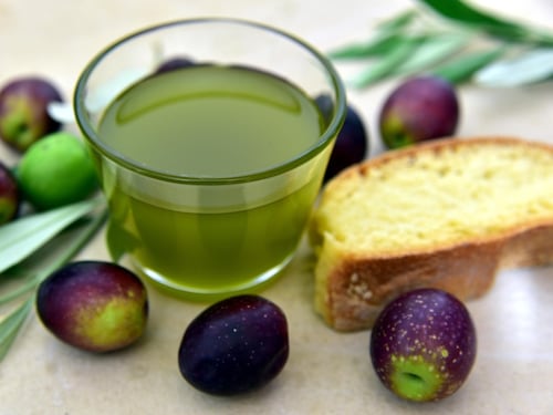 Olio extravergine d’oliva contro colesterolo cattivo e aterosclerosi