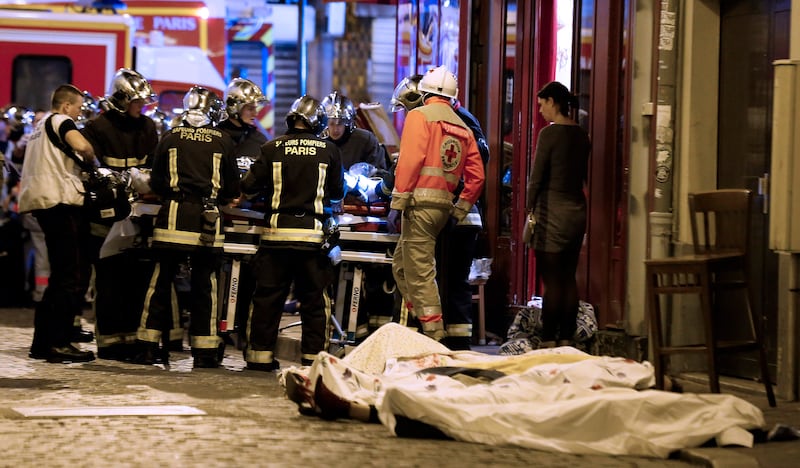Il massacro dell'Isis a Parigi 10 anni fa 7