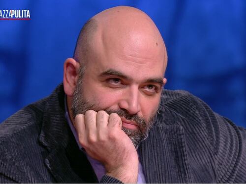"Bastardi a Salvini e Meloni? Lo rivendico". Saviano ora fa la vittima