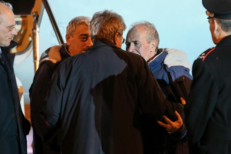 Gli ex ostaggi sono arrivati a Ciampino 11