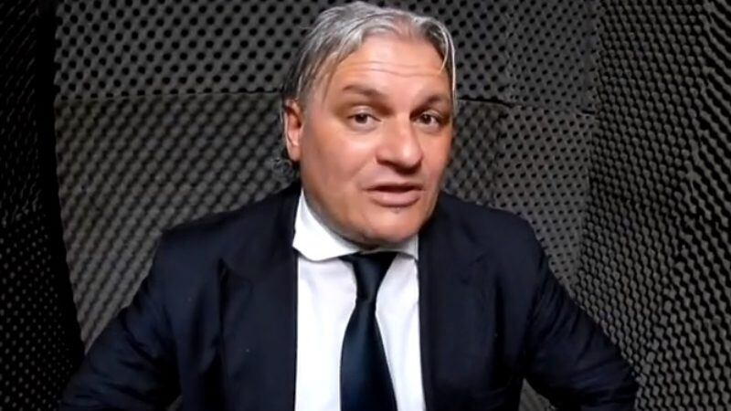 Il cronista torna all'attacco: "Calcio femminile covo di lesbiche"