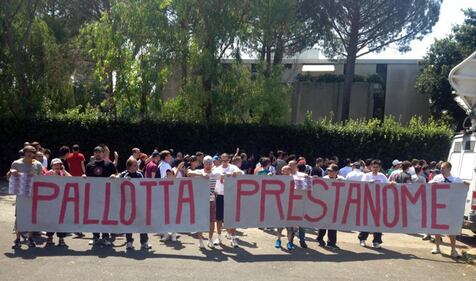 Contestazioni per la Roma 15
