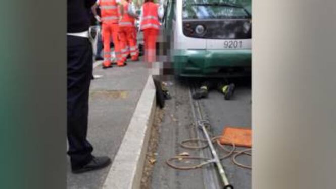 Roma, tram investe un uomo e una donna: gravi entrambi