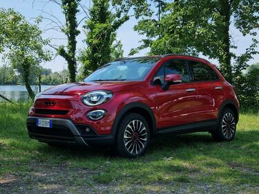 Fiat 500X Red Hybrid, guarda la gallery 16