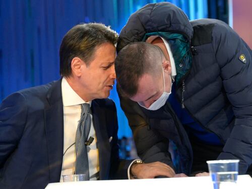 C'è la riunione sul Colle. E scatta la gaffe di Casalino...