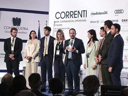 L'opposizione anti italiana che bastona le categorie