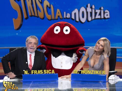 Striscia diventa "la voce della complottenza". Ricci: "Seguo Amadeus, ma la sfida è con La7"