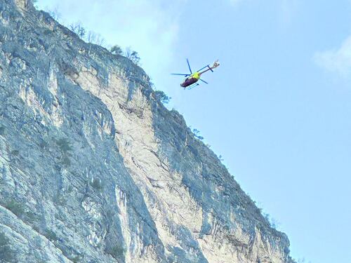 Base jumper si schianta lanciandosi con la tuta alare