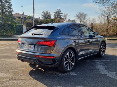 Audi Q5 Spoortback PHEV, guarda le foto 11