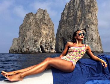Sotto il vestito niente: Sarah Nile hot su Instagram 32