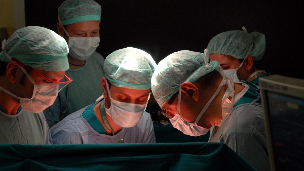 Chirurgia, in Toscana primo intervento protesi anca con nuova piattaforma robotica