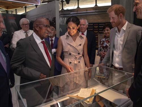 Meghan Markle, l'omaggio a Nelson Mandela: foto