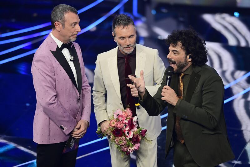 Sanremo 2024: ecco il look della quarta serata del Festival di Nek e Renga 6