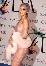 Il nude look di Rihanna che fa girare la testa 15