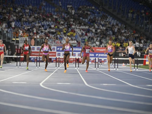 Atletica, test genetico obbligatorio per le gare femminili: ecco come cambia la regola