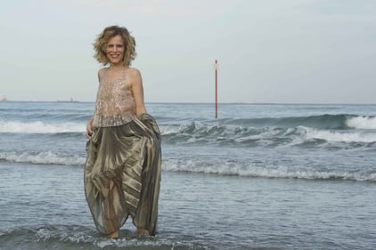 Mostra del Cinema di Venezia 2016, il red carpet sulla sabbia è sexy 1