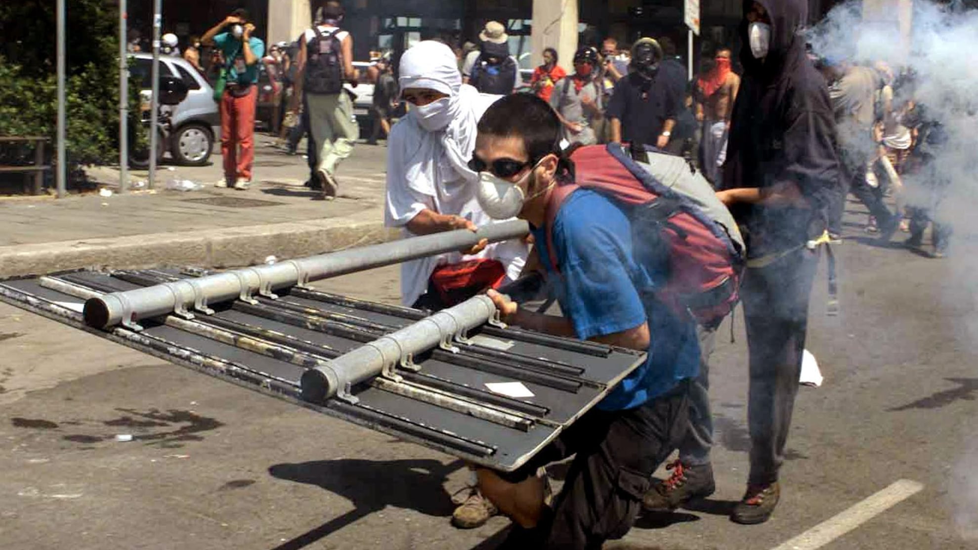 G8 di Genova, dopo la sentenza i condannati si danno alla fuga