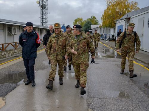 Il Comandante del COVI in visita ai militari italiani in Kosovo