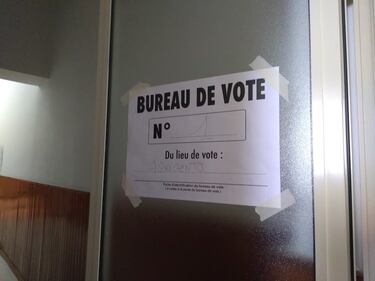 In fila per votare per le elezioni in Senegal  3