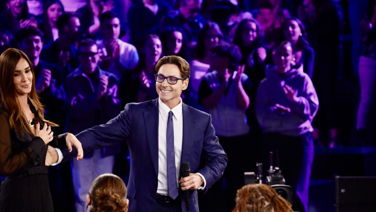 Pier Silvio Berlusconi arriva in studio durante "This Is Me"