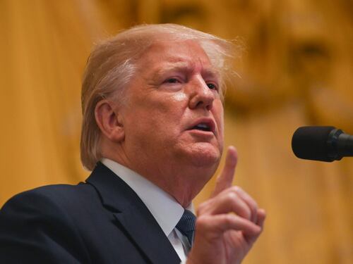 Londra, donna americana investe 19enne e Trump la difende: "Succede, lì guidano contromano"