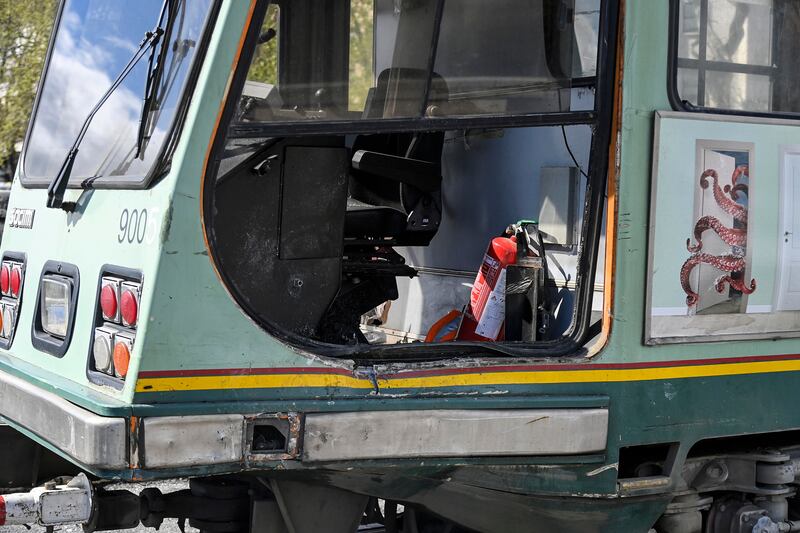 Paura per Immobile, si schianta contro un tram a Roma: le immagini dell'incidente 10