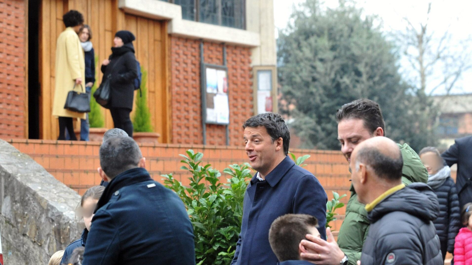 Il "buen retiro" di Renzi tra pizze, amici e atletica
