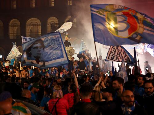 "Zona azzurra", strade chiuse e maxischermi: i provvedimenti per Napoli-Cagliari