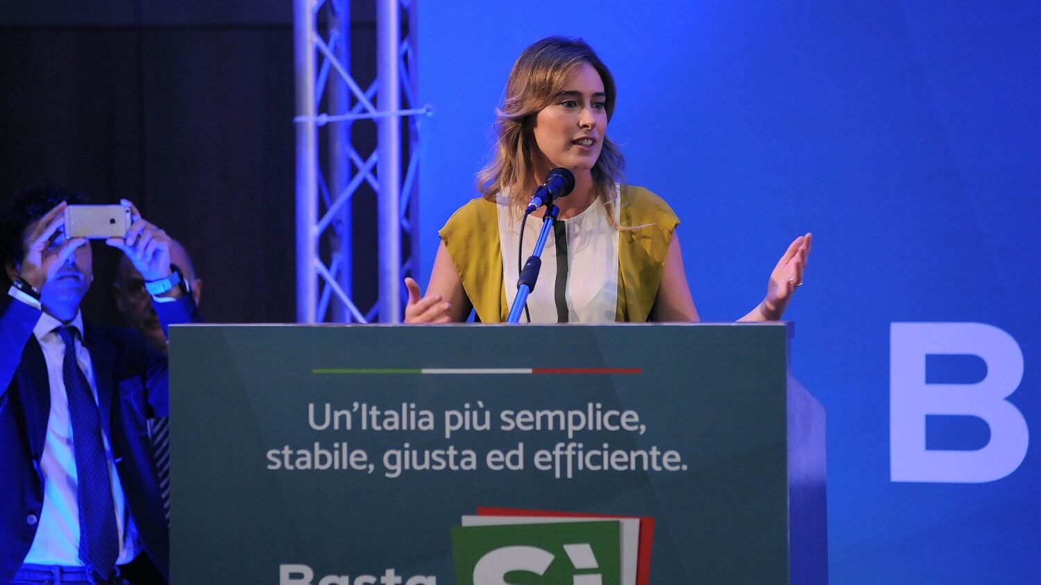 Nuove contestazioni per la Boschi