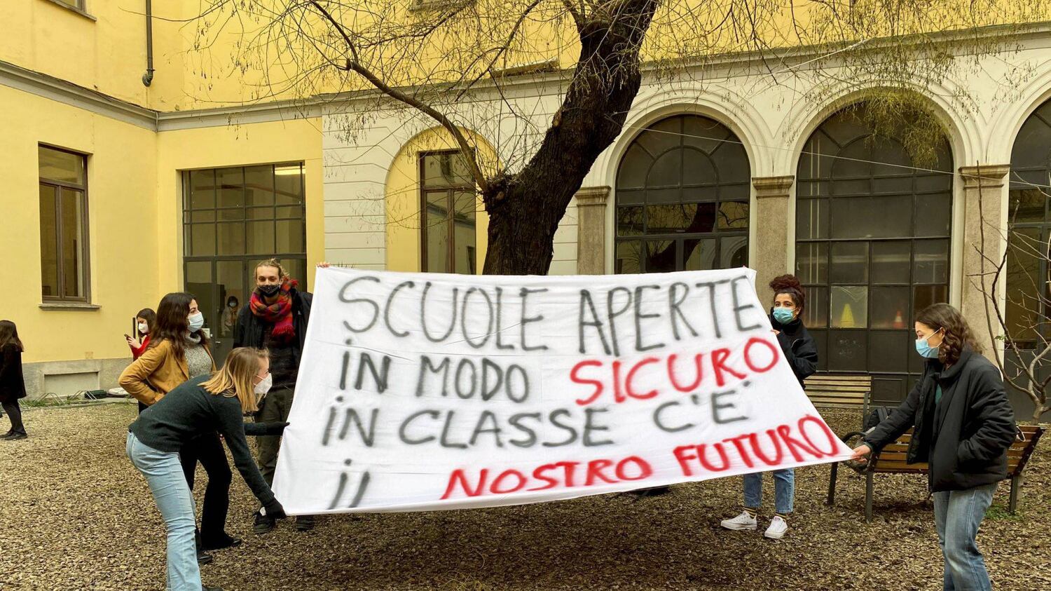 La protesta dei ragazzi (ora su fronti opposti)