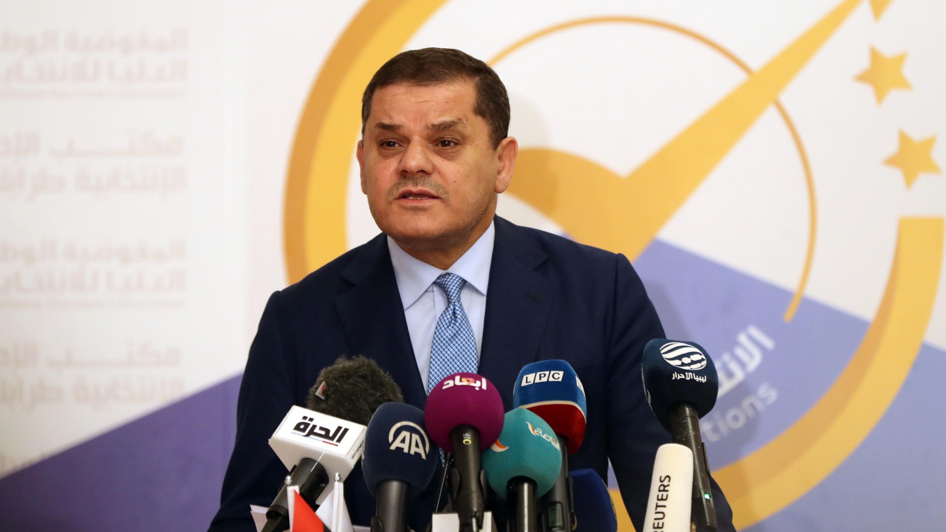 Libia, mitra contro il premier Dbeibah. Ed è caos: adesso i leader sono due