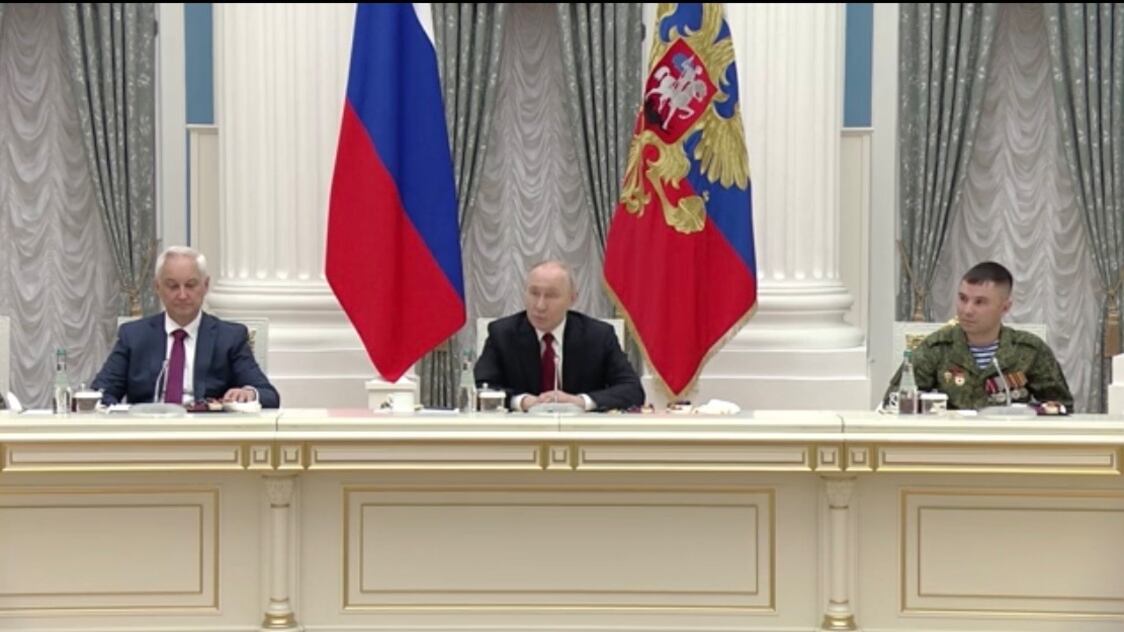 Putin scommette su Rassvet: la risposta russa a Starlink per il controllo dei droni