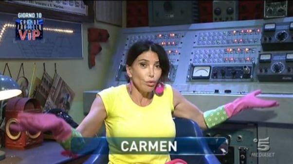 Gf Vip, il dramma di Carmen: "Vivevo sui treni. Non lo sapeva nessuno"