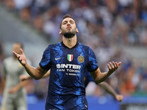 "Ve l'avevo detto...". La frase di Calhanoglu che fa infuriare i tifosi del Milan