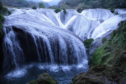 La cascata "d'argento" più bella della Cina 6