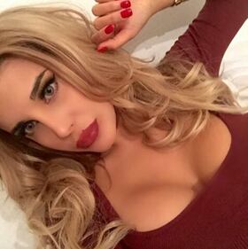 Charlotte Caniggia, lato B da urlo nella spa 11