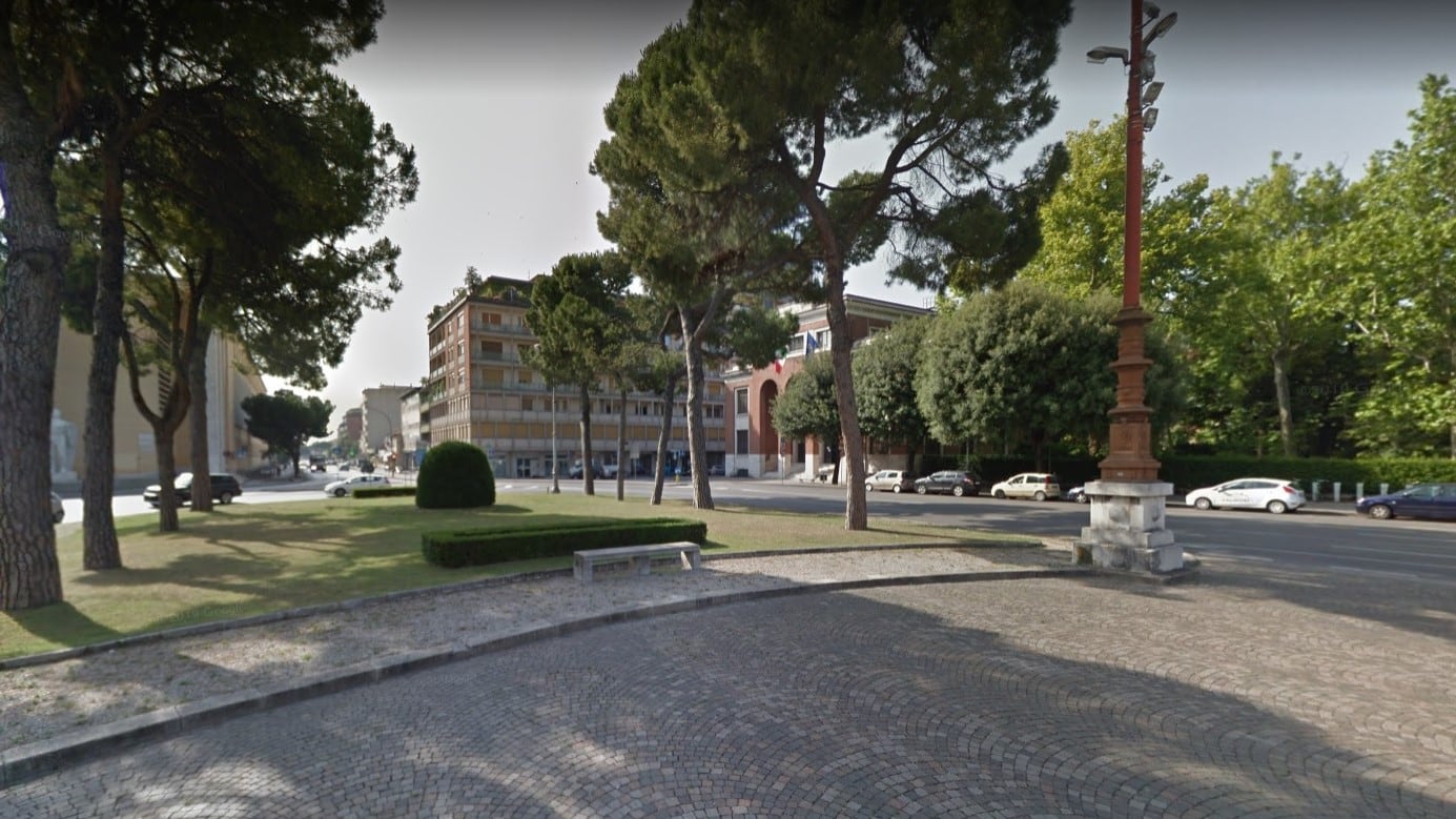 Forlì, sputi e morsi contro sanitari e agenti: pakistano denunciato