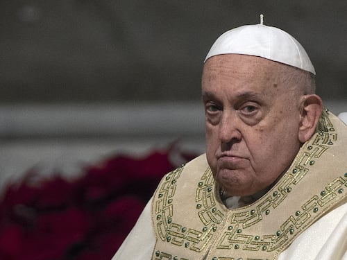 "Le condizioni rimangono critiche". Papa Francesco ancora in prognosi riservata