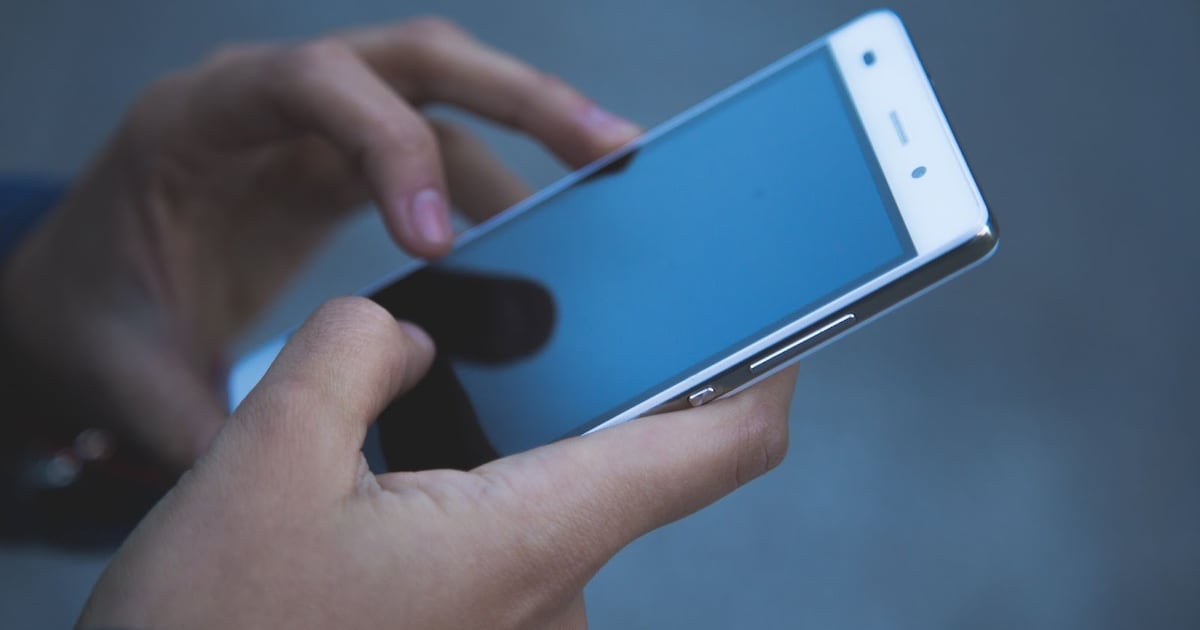 Smartphone, dal primo giugno cambia tutto: cosa ha deciso l'Unione Europea